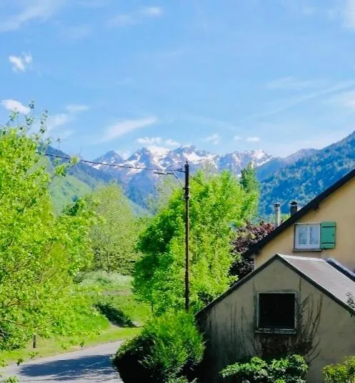 Agréable studio neuf avec vue + parking gratuit Bagnères-de-Luchon